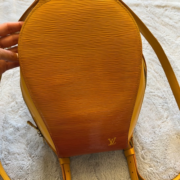 Authentic Louis Vuitton Mabillon Backpack Epi Leather - Picture 2 of 10